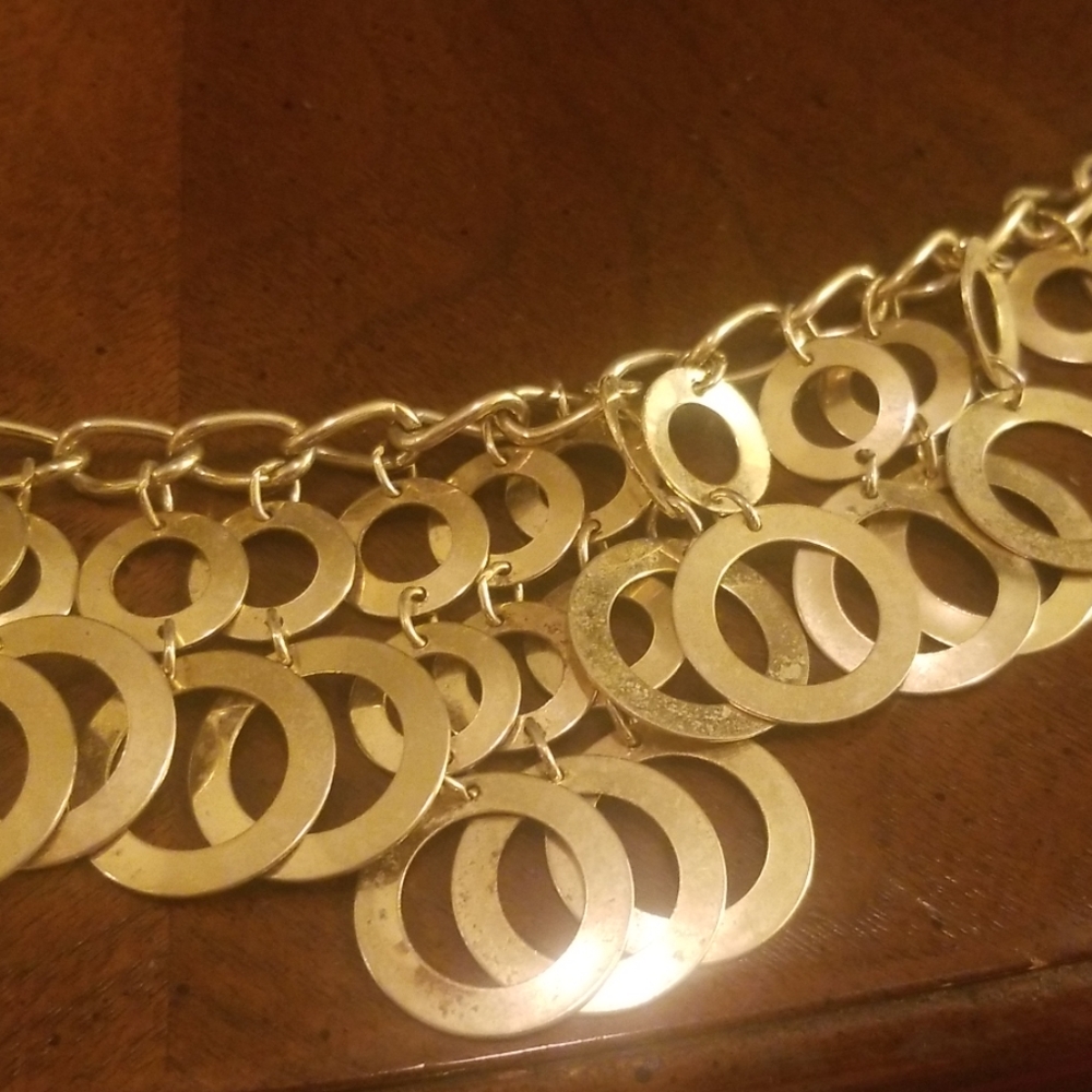 Vintage gold tone necklace PM 45A